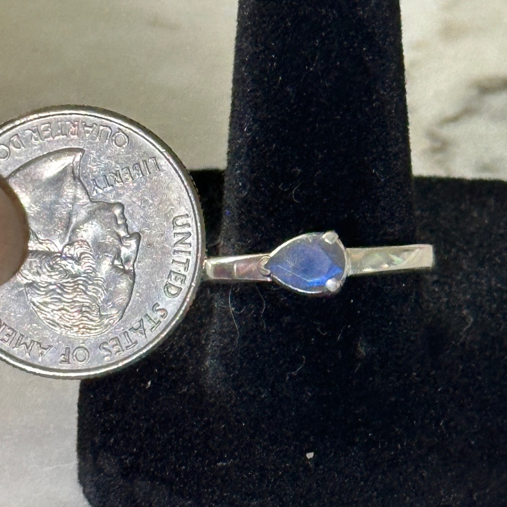 Unique Sterling Silver Labradorite Ring - Picture 2 of 2